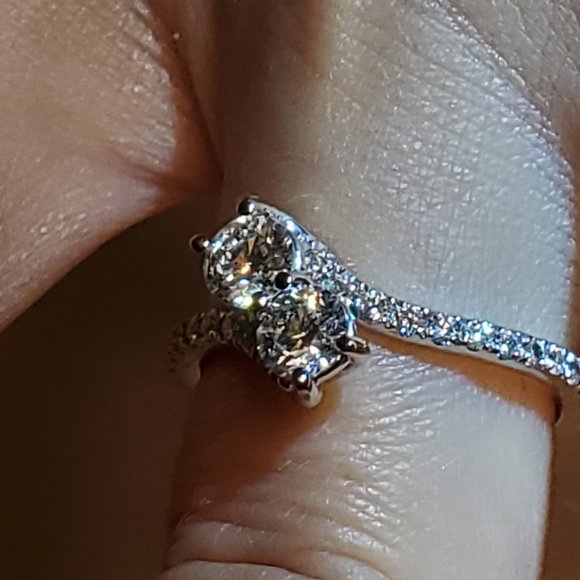 Brand new beautiful diamond 14K white gold ring - Picture 3 of 7